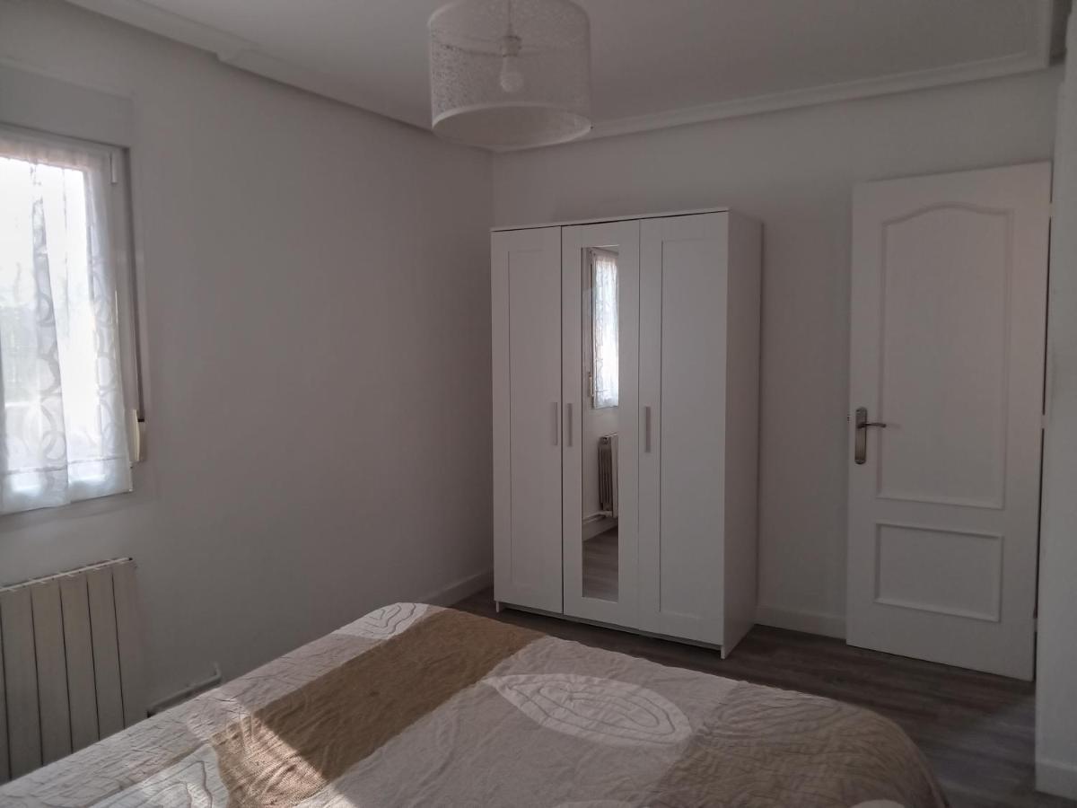 Апартаменты Preciosa Casa Bi-Familiar Al Lado De Donosti. Ирун Экстерьер фото